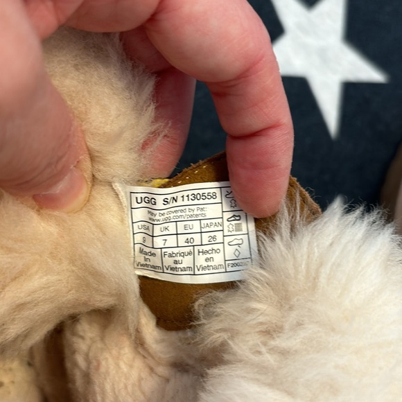 Ugg boots in good condition. Only used a handful of times. - Picture 5 of 5